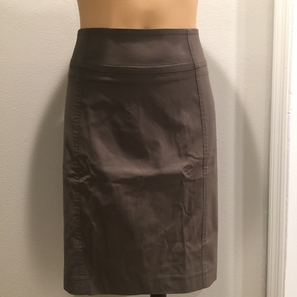 Skirt, knee length.
